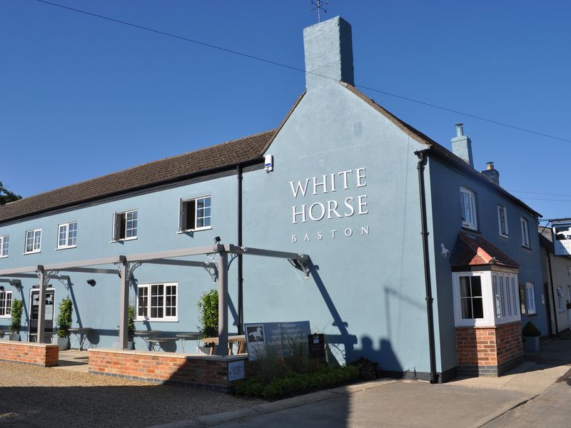White Horse - Baston - 2013. (Pub, External, Key). Published on 01-08-2014
