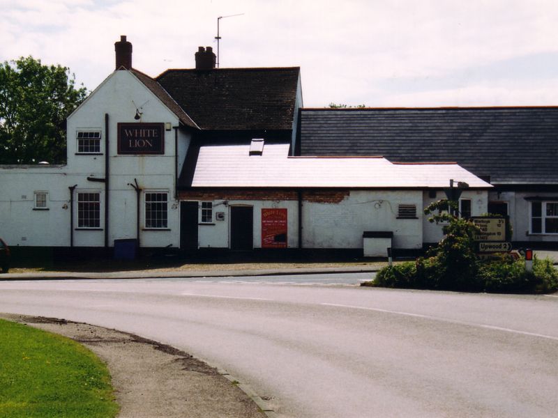 White Lion, Bury, 2000. (Pub). Published on 15-07-2012