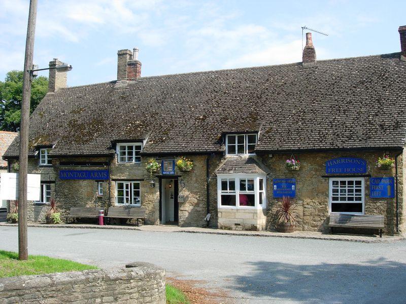 Montagu Arms, Barnwell, 2009. (Pub, Key). Published on 15-07-2012