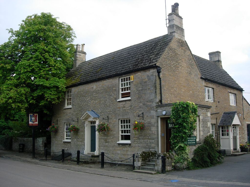 Falcon, Fotheringhay, 2009. (Pub, Key). Published on 15-07-2012