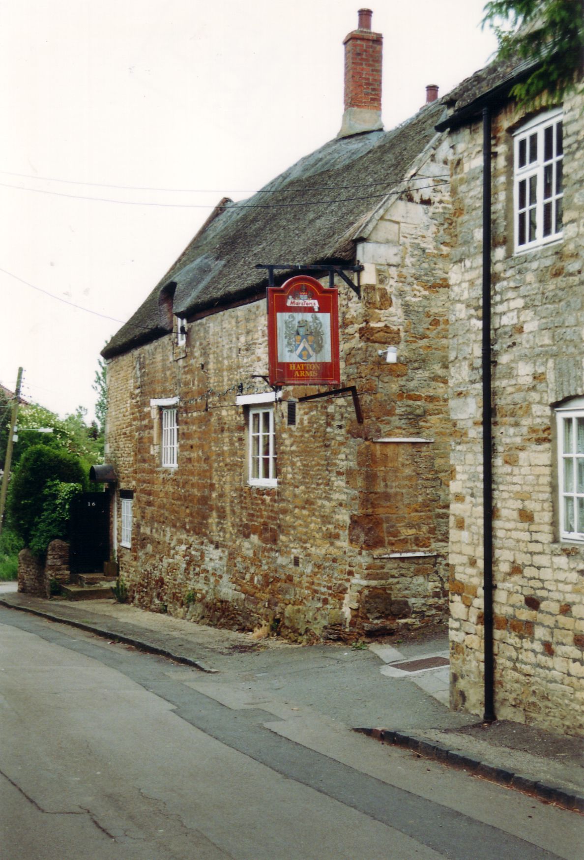 Hatton Arms, Gretton, 2000. (Pub). Published on 15-07-2012