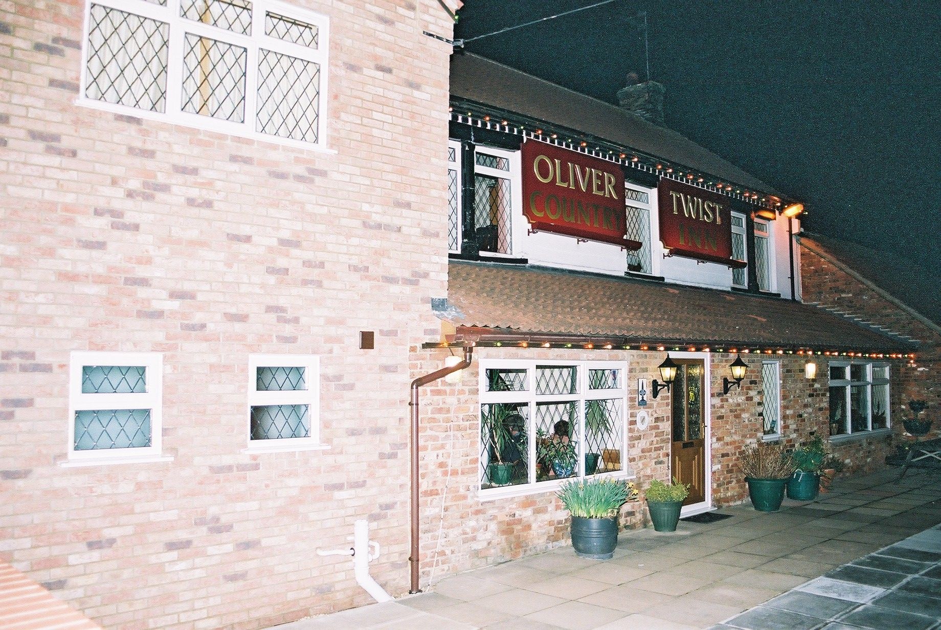Oliver Twist, Guyhirn, 2004. (Pub, Key). Published on 15-07-2012