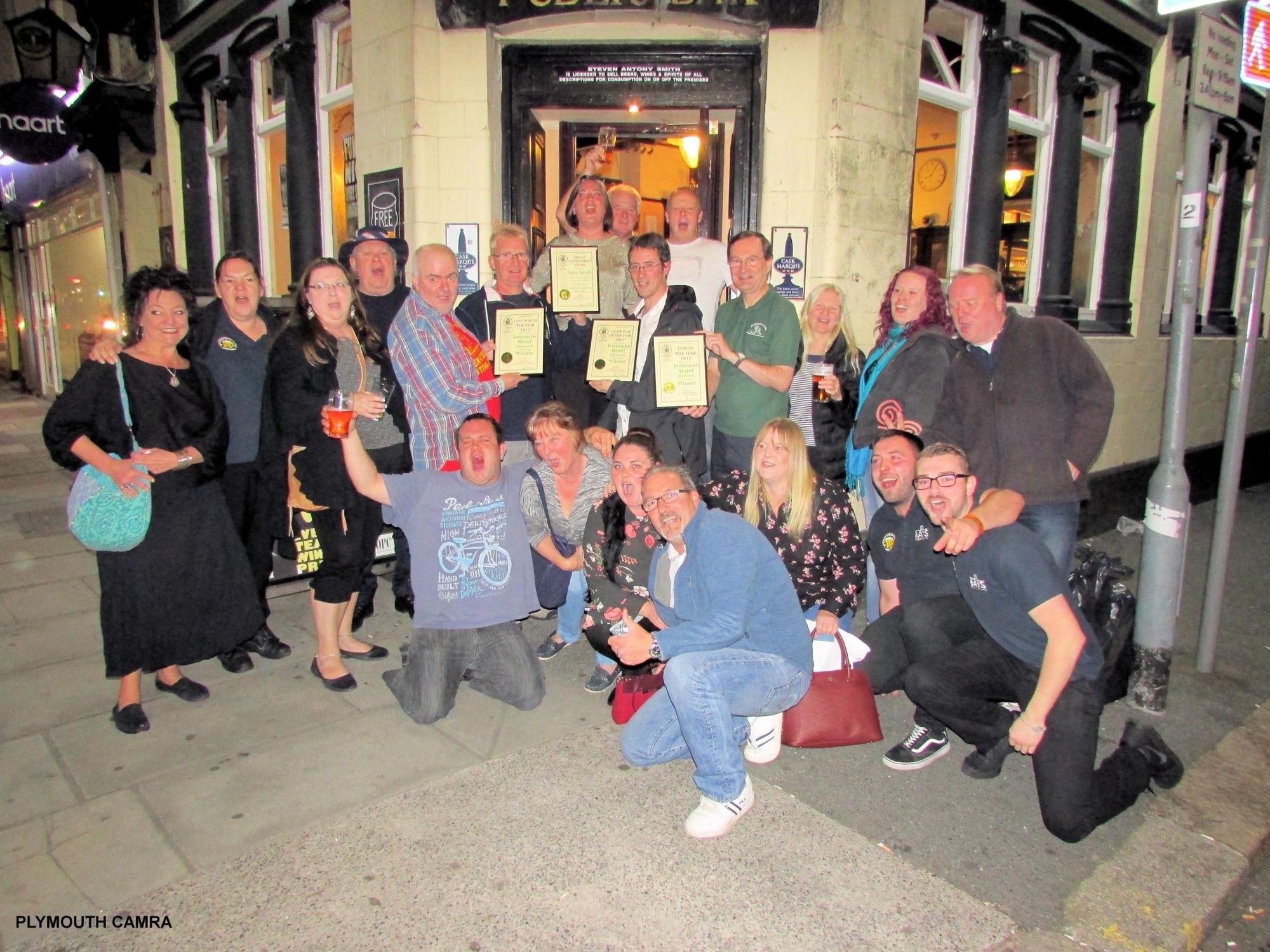 (Pub, External, Customers, Award). Published on 13-10-2017