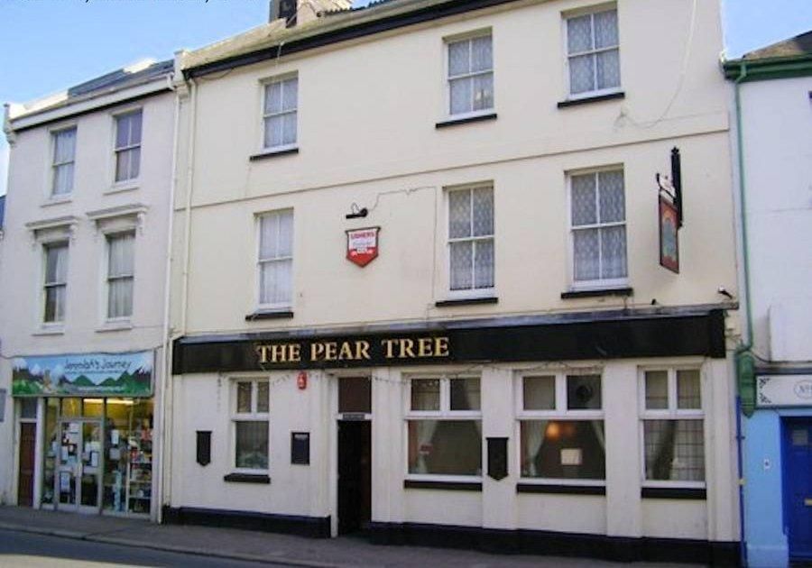 Pear Tree Inn Plymouth April 2010. (Pub, External). Published on 16-04-2024
