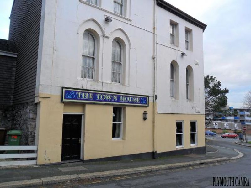 (Pub, External). Published on 28-11-2012