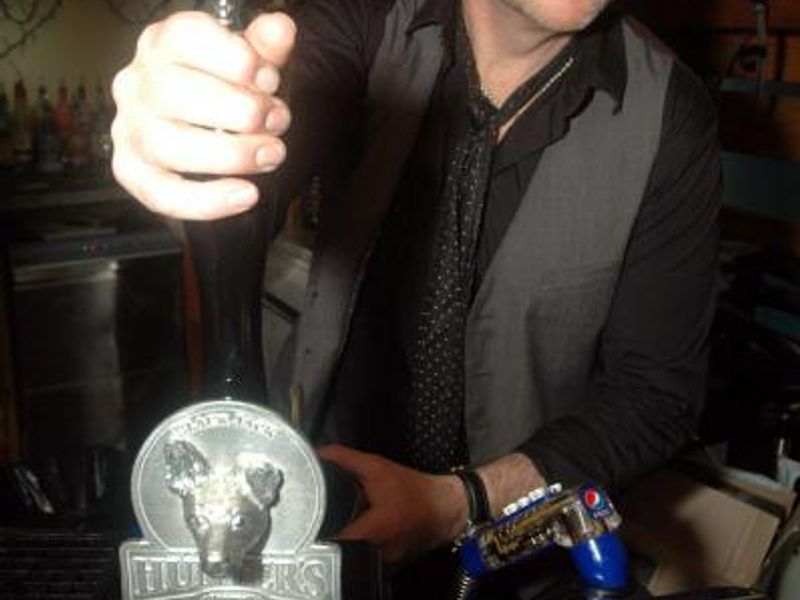(Pub, Bar). Published on 13-11-2012 