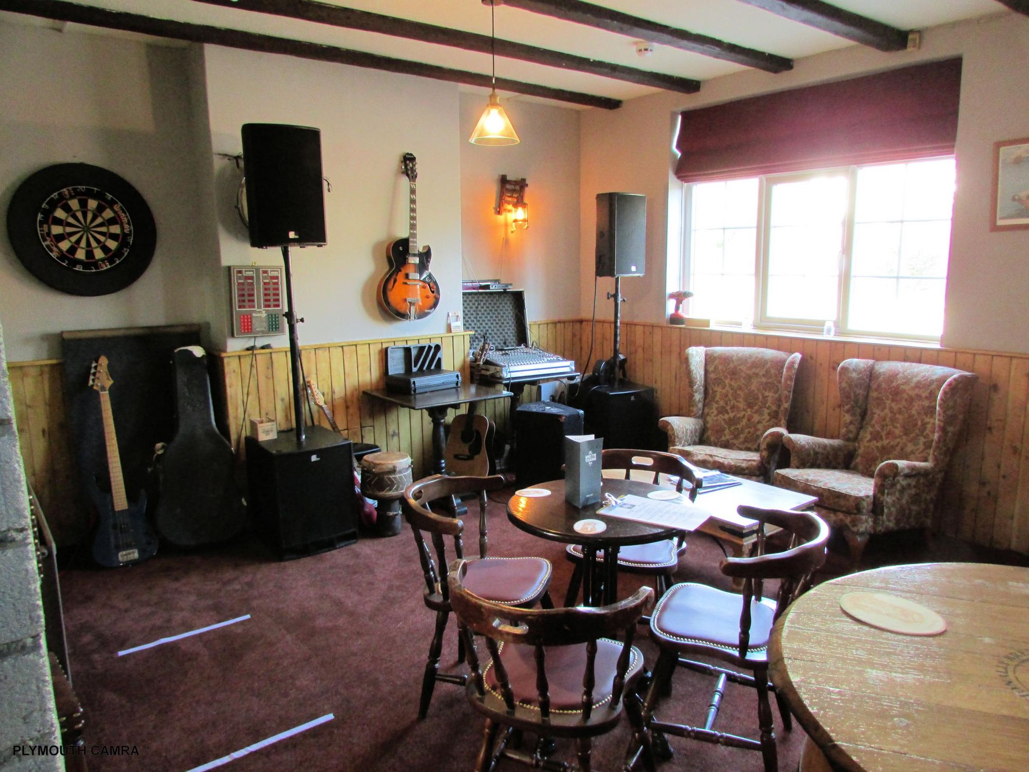 Bar and stage area. (Pub). Published on 27-10-2017