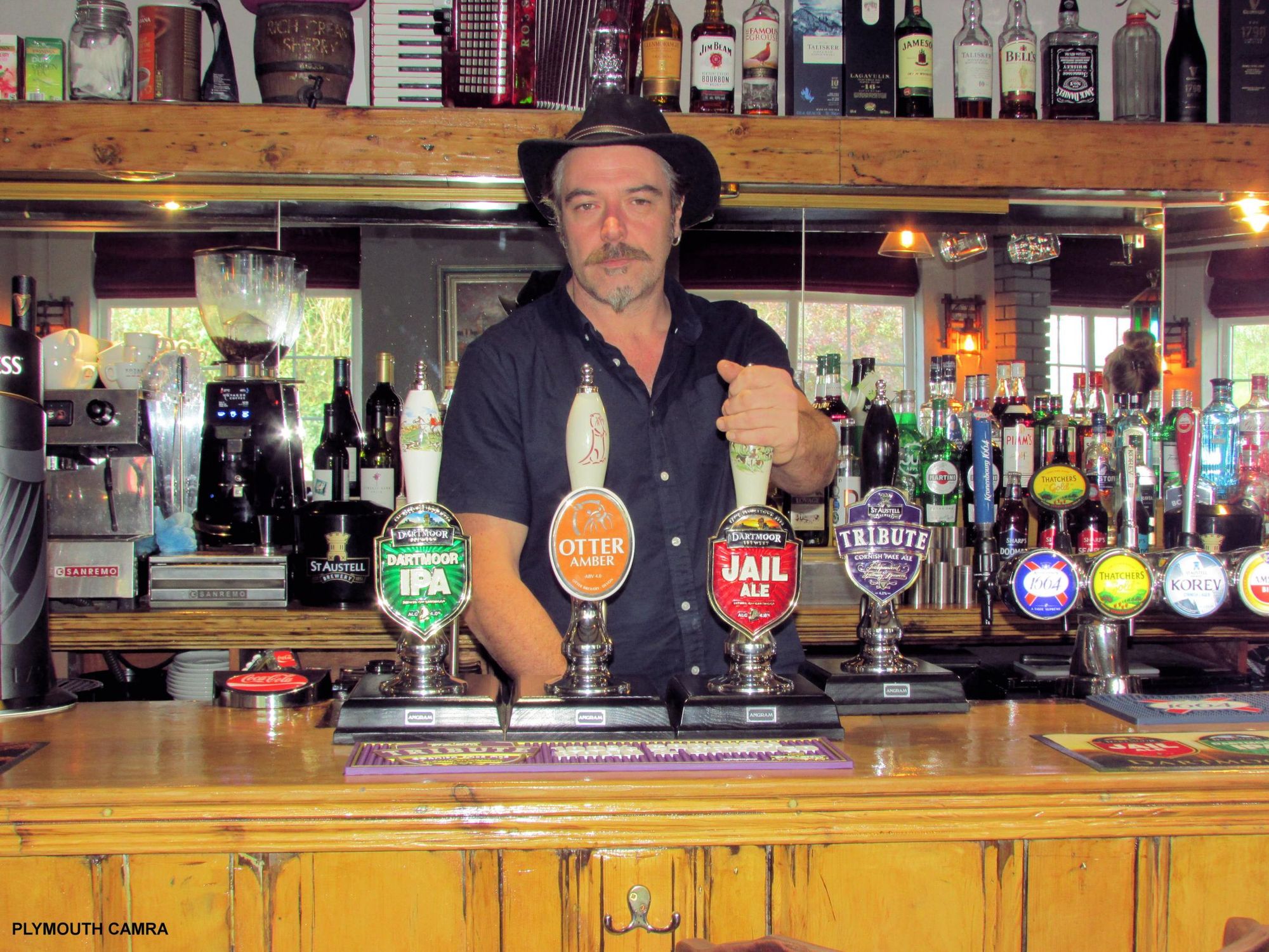 Mad Dog McRea. (Pub, Bar, Publican). Published on 27-10-2017