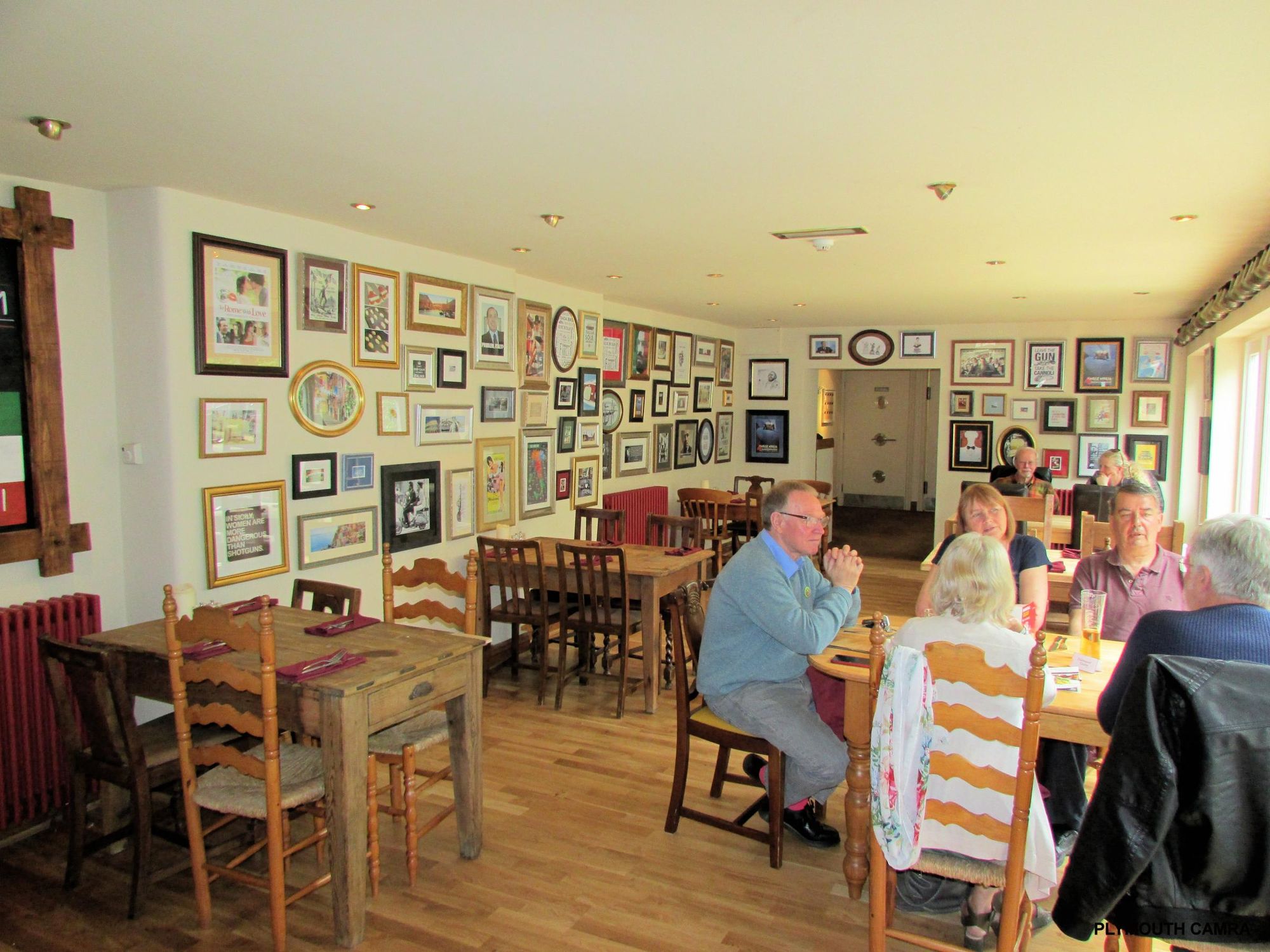 (Pub, Restaurant, Customers). Published on 08-06-2017