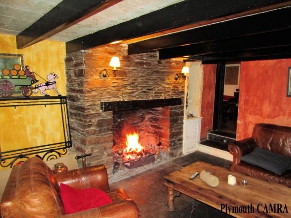 snug. (Pub, Bar). Published on 24-01-2014