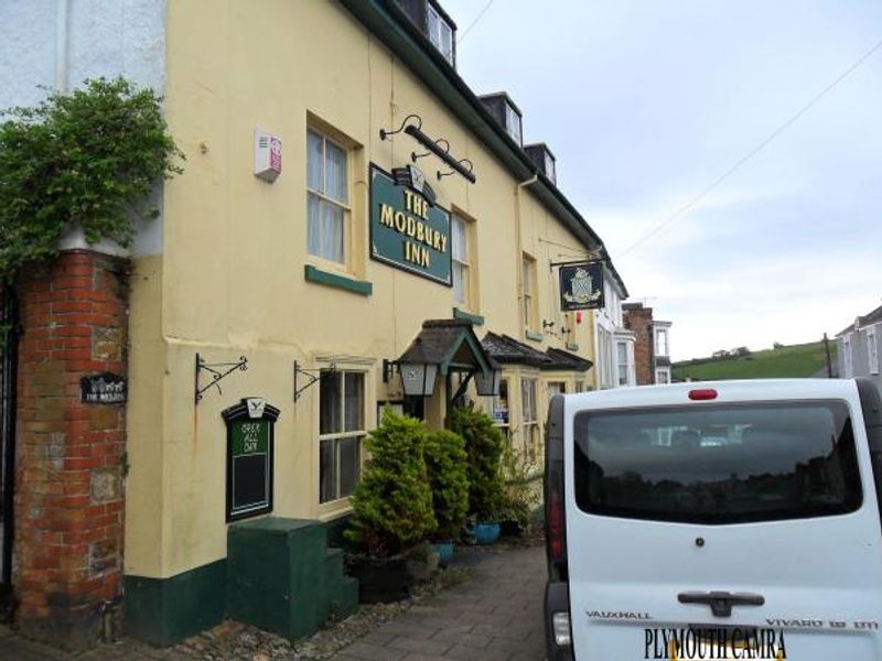 Modbury Inn November 2012. (Pub, External). Published on 07-11-2012