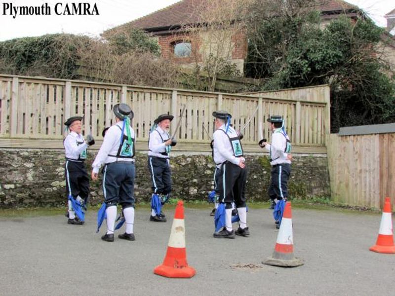 Morris Men with cutlesses. (Pub, External). Published on 02-03-2014