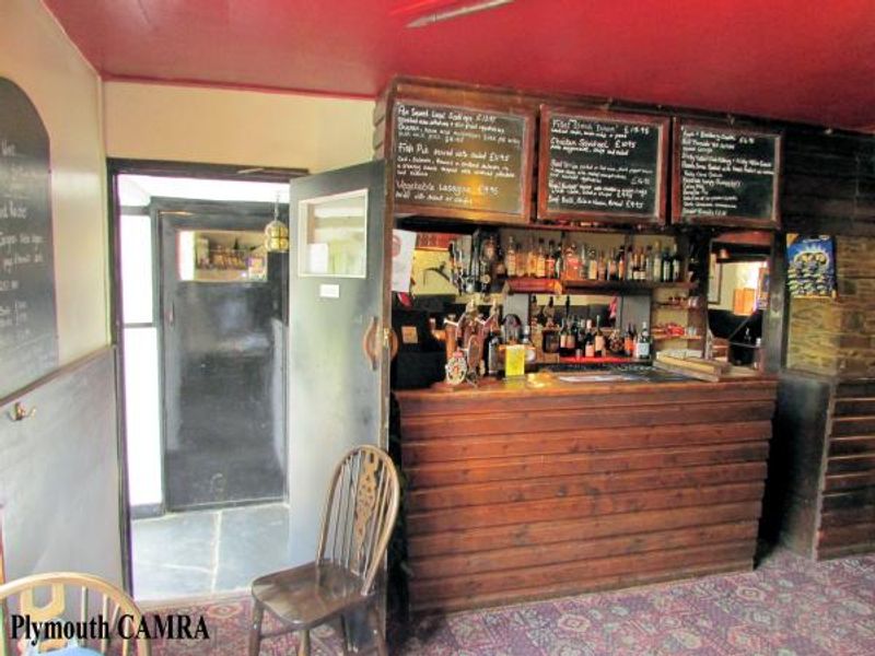 (Pub, Bar). Published on 12-09-2015