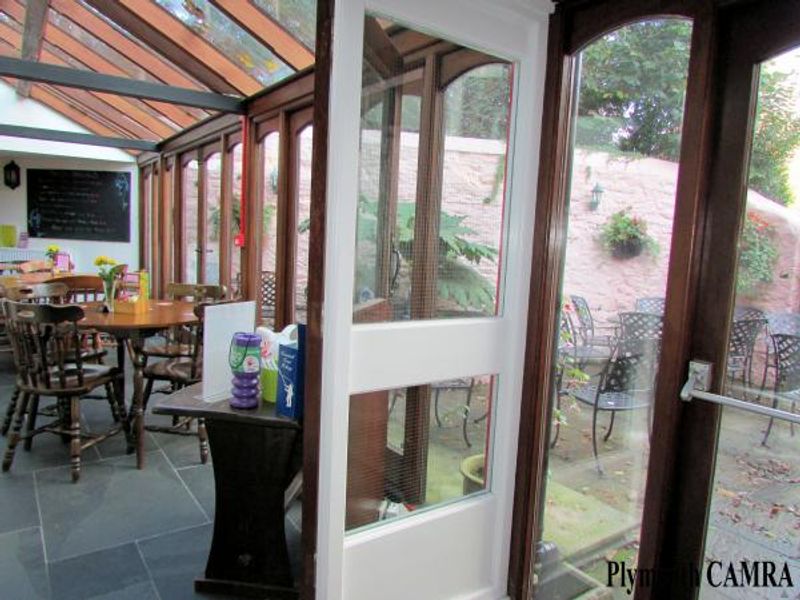 (Pub, Restaurant, Garden). Published on 05-11-2014