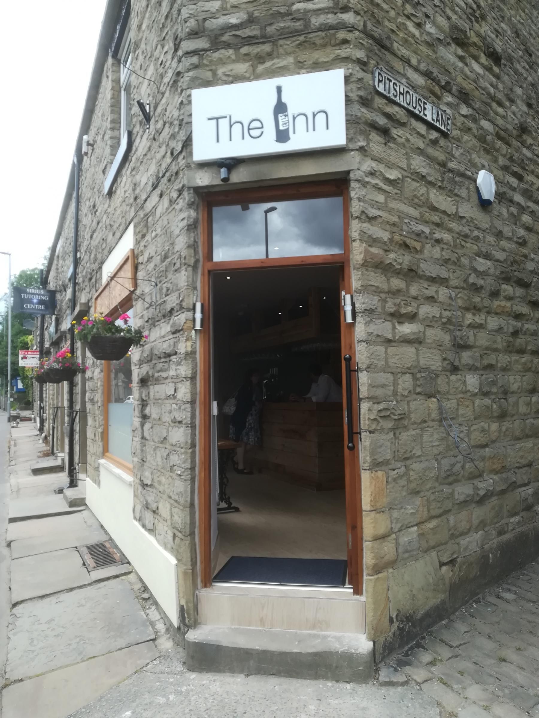 (Pub, External, Bar, Sign, Key). Published on 01-07-2019