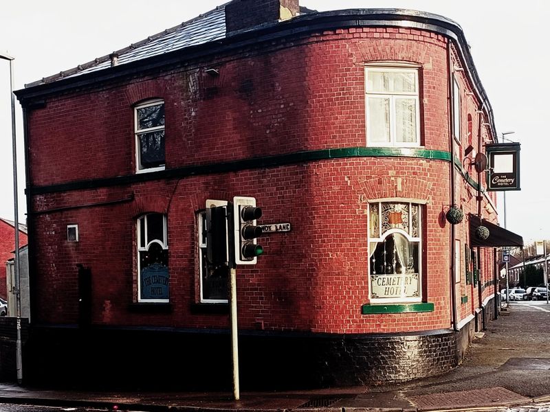 Cemetery Hotel. (Pub, External, Sign, Key). Published on 13-12-2023