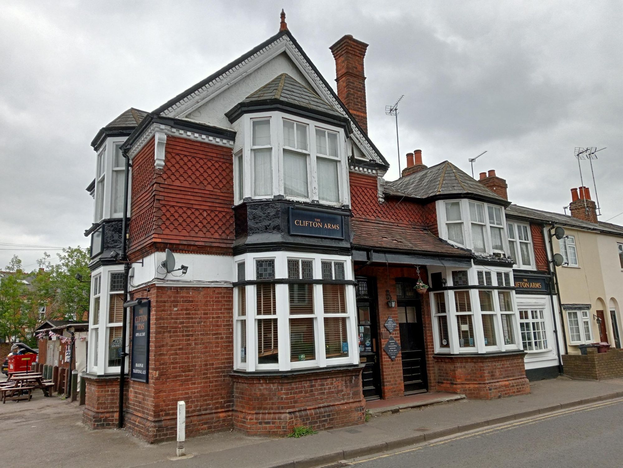 (Pub, External, Key). Published on 11-10-2025