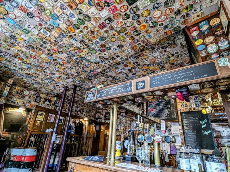 (Pub, Bar). Published on 11-10-2025 