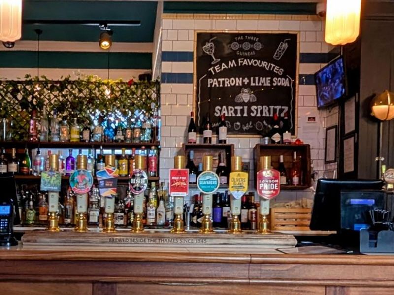 (Pub, Bar). Published on 11-10-2025 