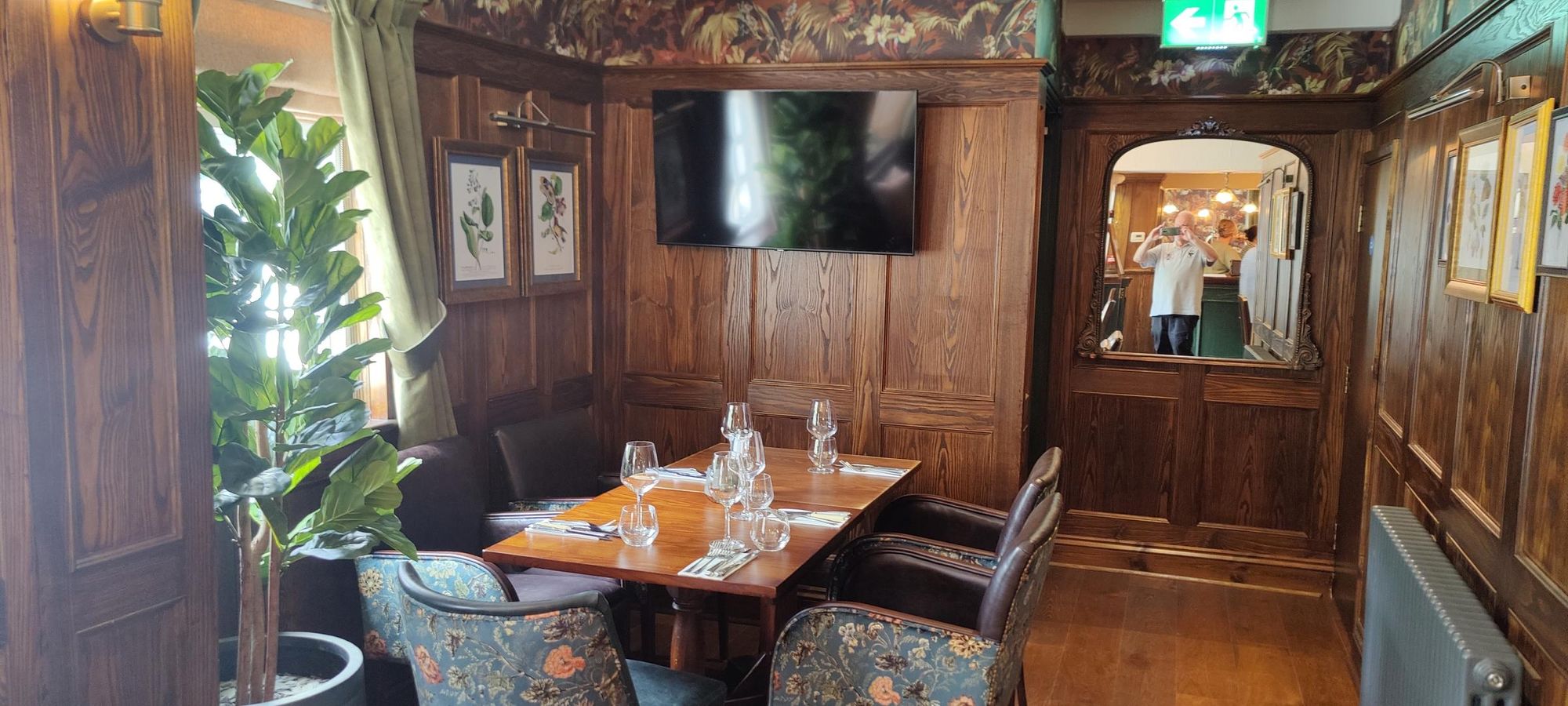 (Pub, Restaurant). Published on 26-05-2024