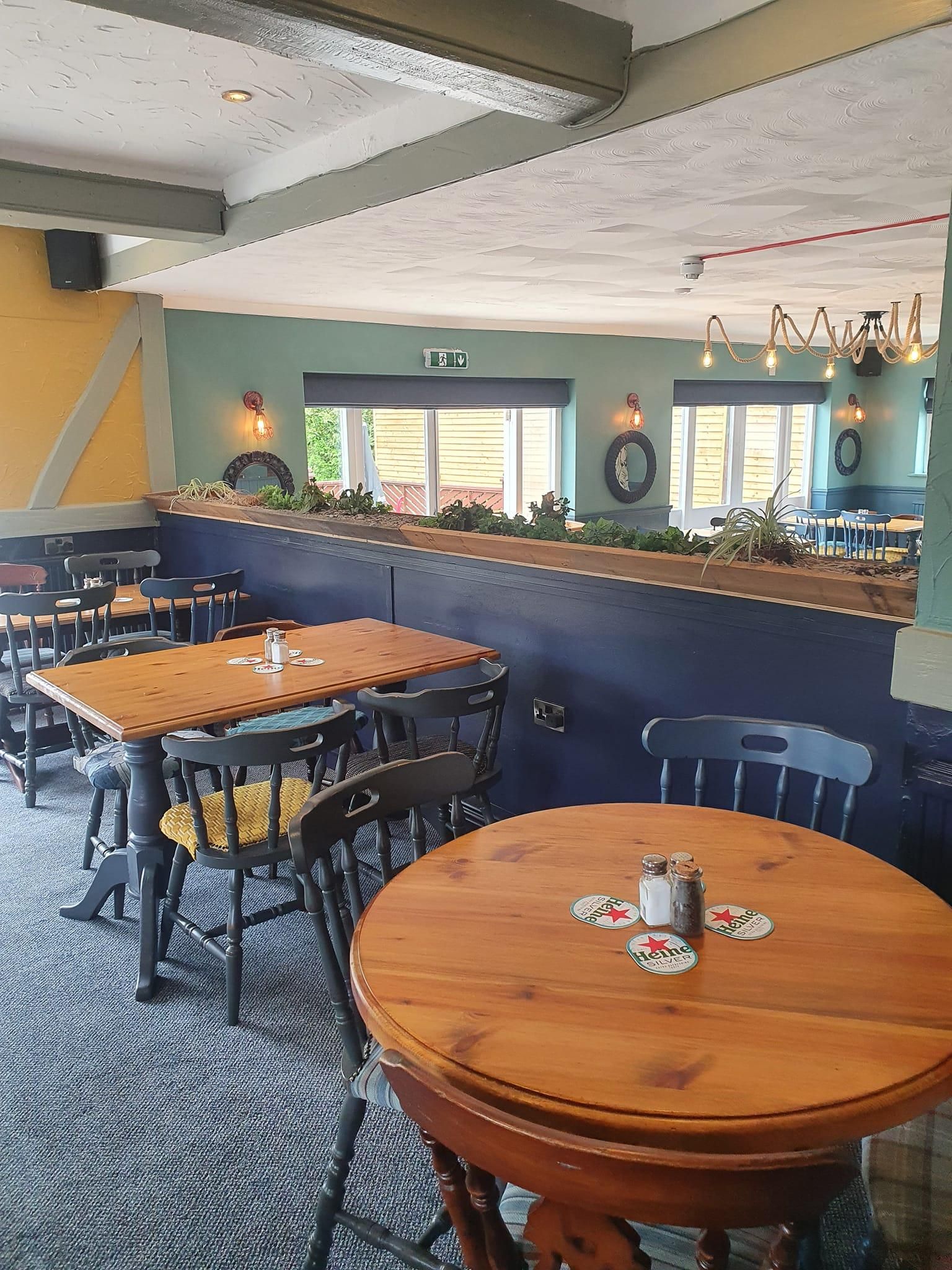 (Pub, Bar). Published on 07-05-2022