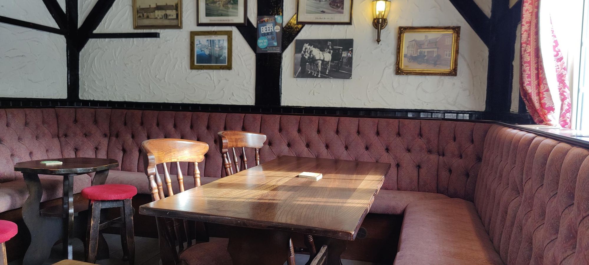 The side lounge. (Pub). Published on 22-11-2022