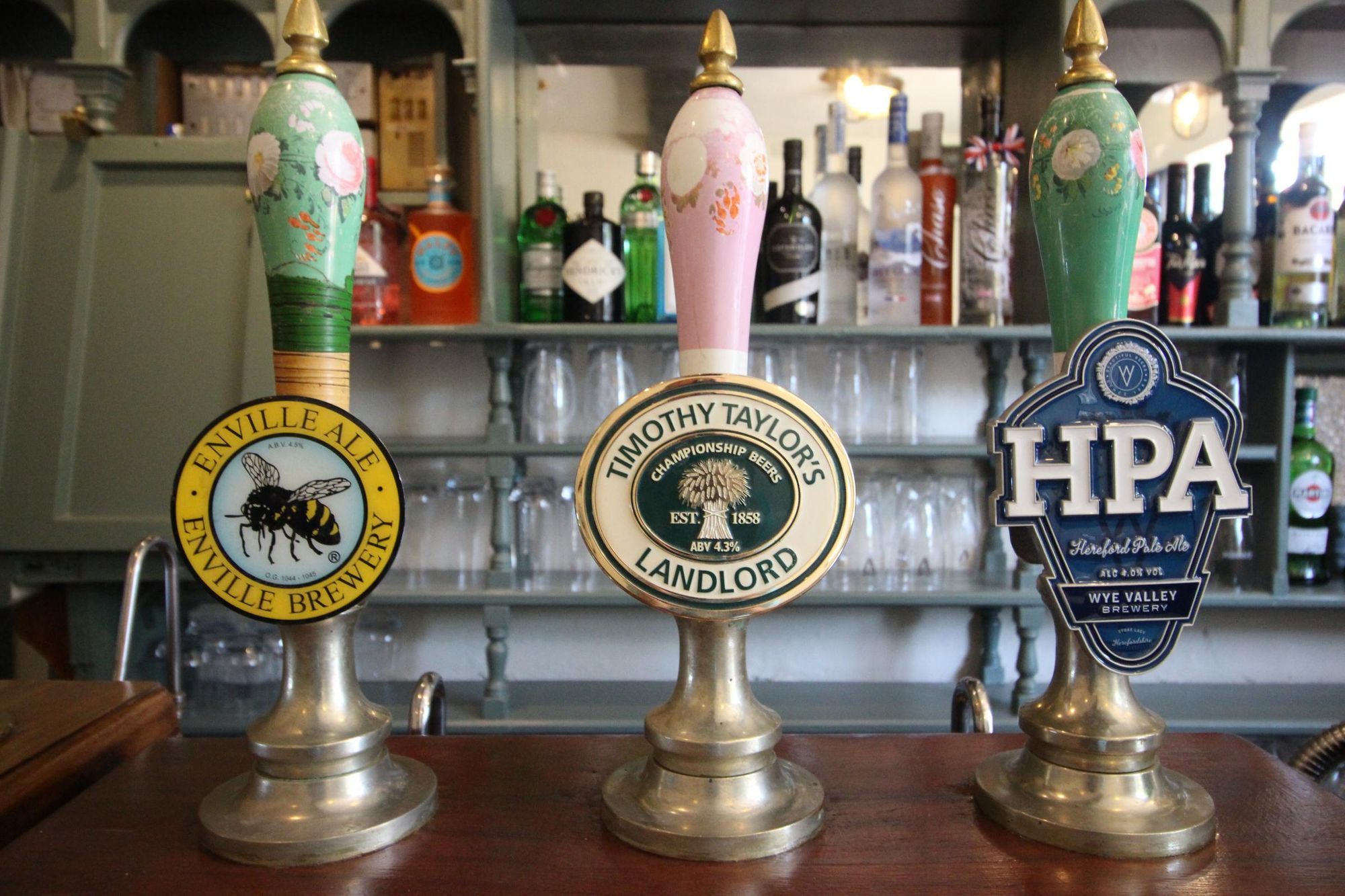 Available Real Ale. (Bar). Published on 03-07-2018