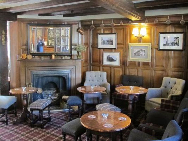 Paneled Lounge. Published on 05-10-2015 