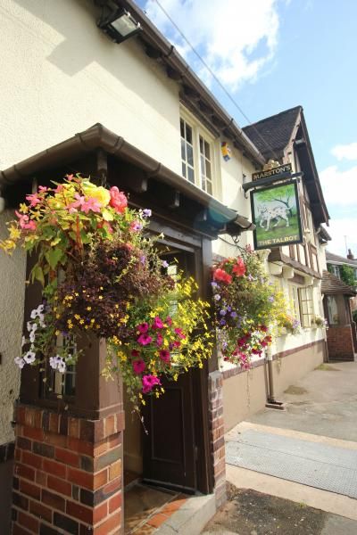 (Pub, Sign). Published on 22-03-2018