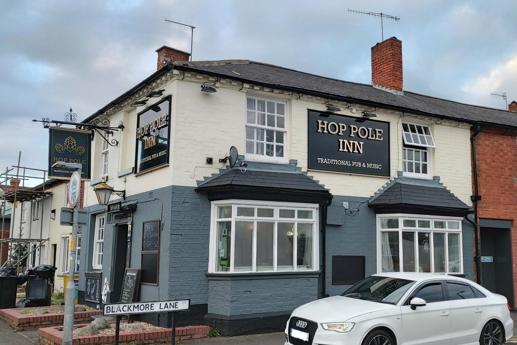 Hop Pole. (Key). Published on 27-04-2024