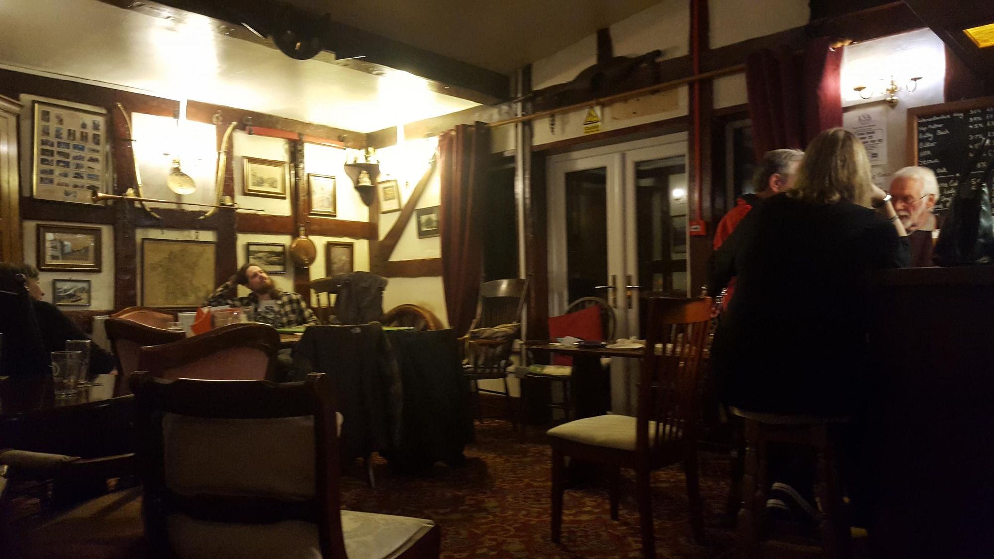The lounge. (Customers). Published on 08-11-2019