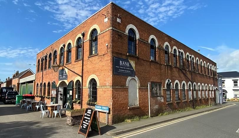 (c) Bank Cafe and Bar. (Key). Published on 02-12-2024