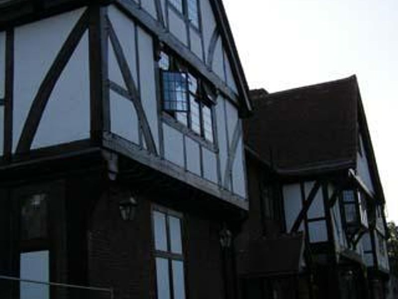 Outside. (Pub, Key). Published on 01-08-2006 