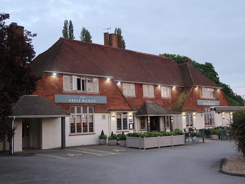 Outside. (Pub, Key). Published on 01-06-2018