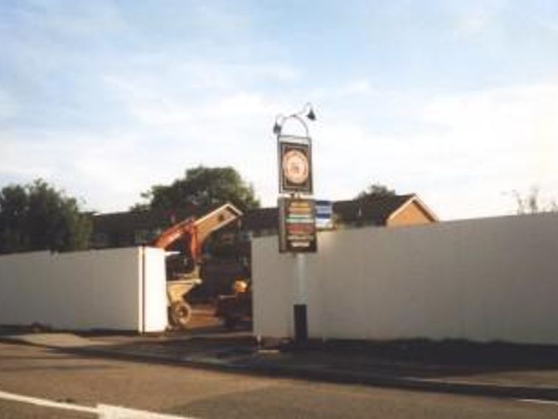 Outside. (Pub, Key). Published on 29-05-2006 