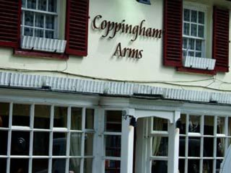 Outside. (Pub, Key). Published on 23-04-2006