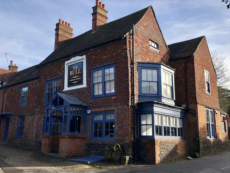 Outside. (Pub, Key). Published on 17-11-2018