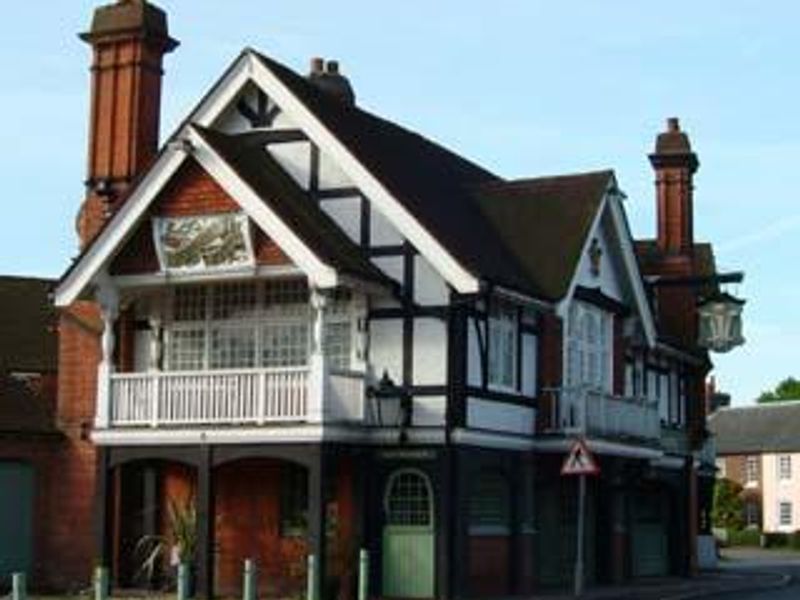 Outside. (Pub, Key). Published on 28-05-2006