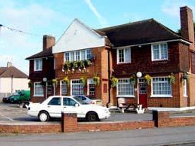 Outside. (Pub, Key). Published on 28-05-2006