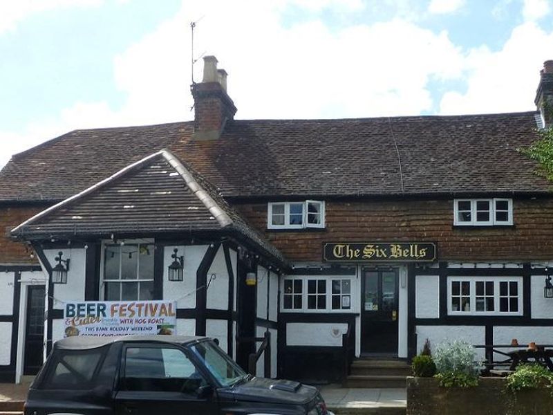 Outside. (Pub, Key). Published on 30-06-2017