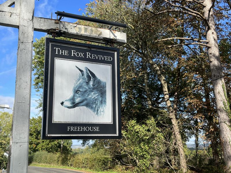 Pub Sign. (Sign). Published on 16-10-2022 