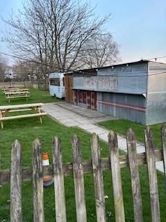 Outside bar. Published on 08-04-2026