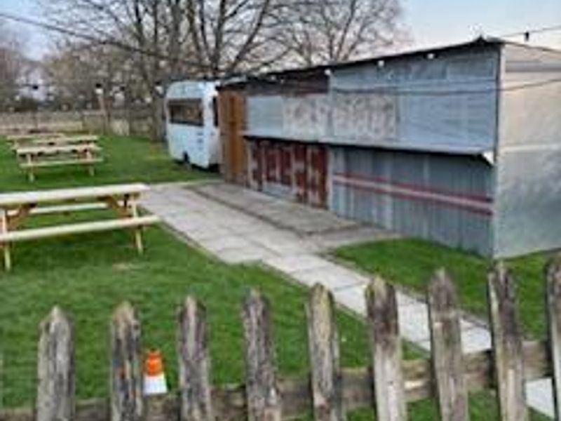 Outside bar. Published on 08-04-2026 