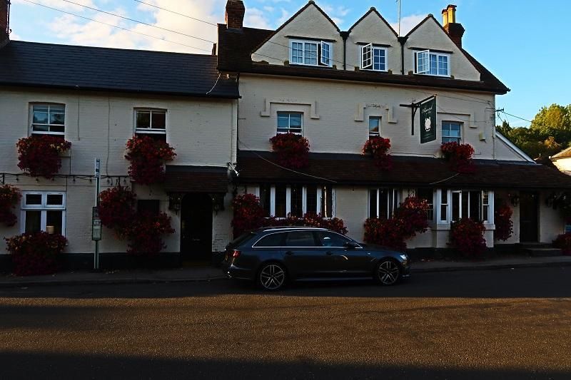 Outside. (Pub, Key). Published on 31-08-2019