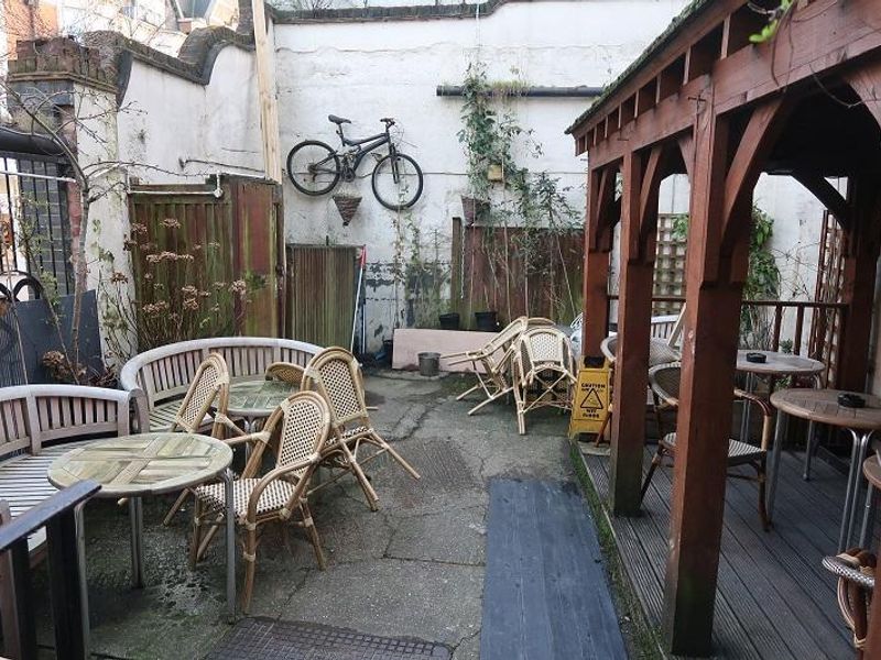 Garden 1. (Pub). Published on 01-08-2020