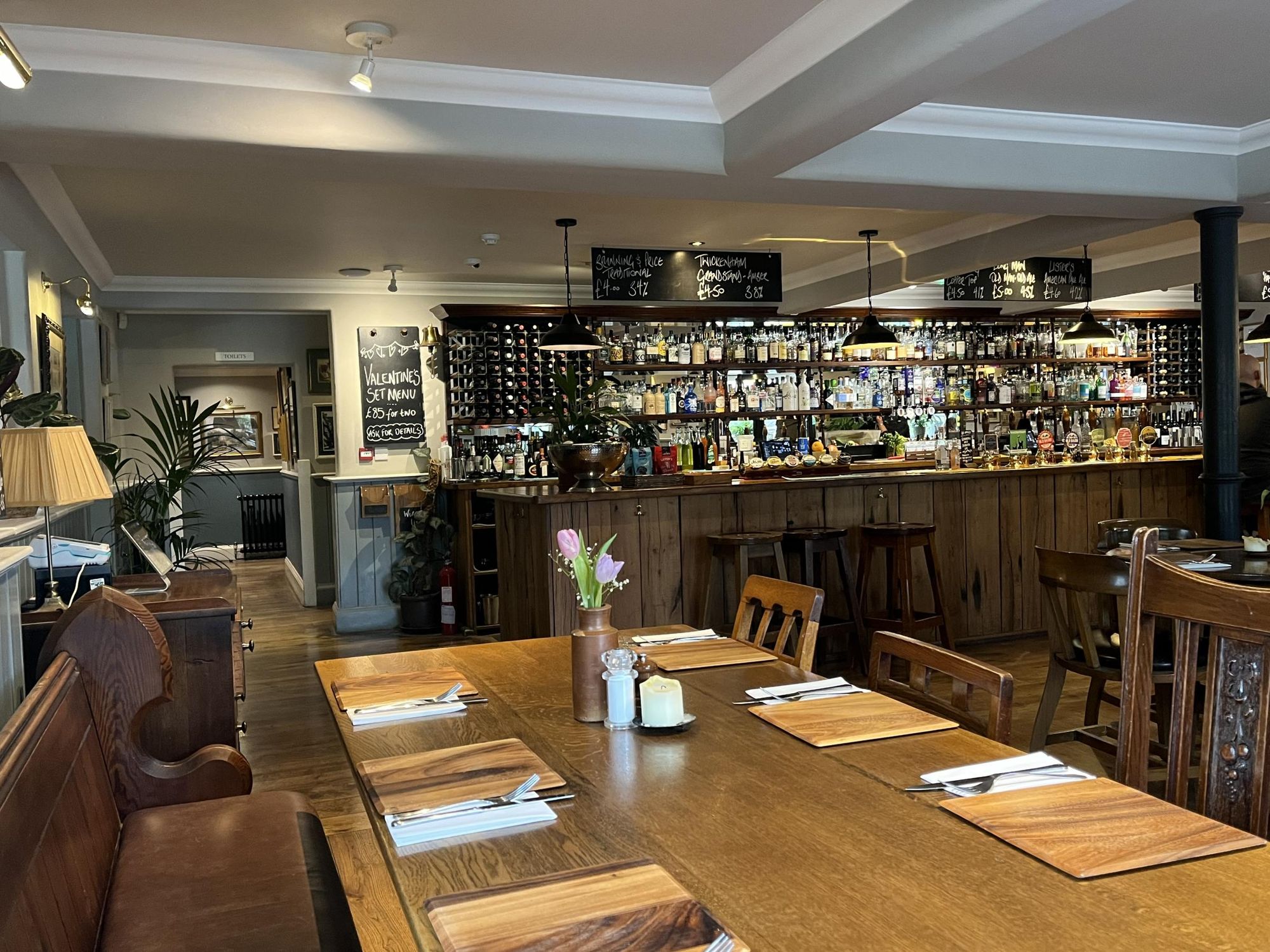 (Bar). Published on 04-02-2023