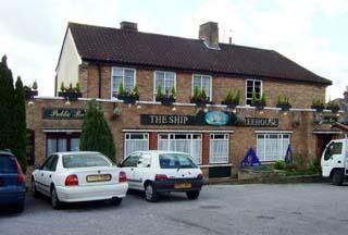 Outside. (Pub, Key). Published on 28-08-2006