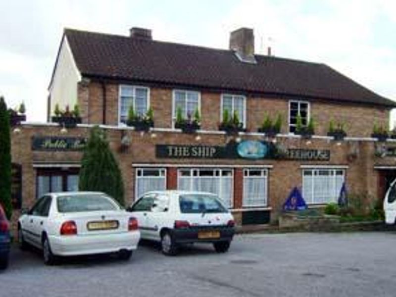 Outside. (Pub, Key). Published on 28-08-2006