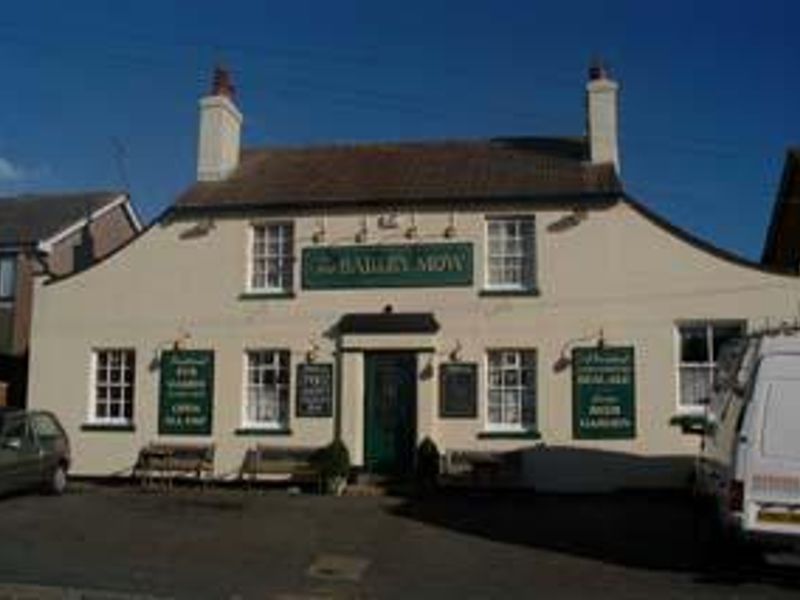 Outside. (Pub, Key). Published on 19-05-2006