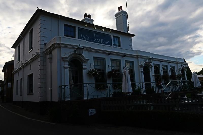 Outside. (Pub, Key). Published on 31-08-2019